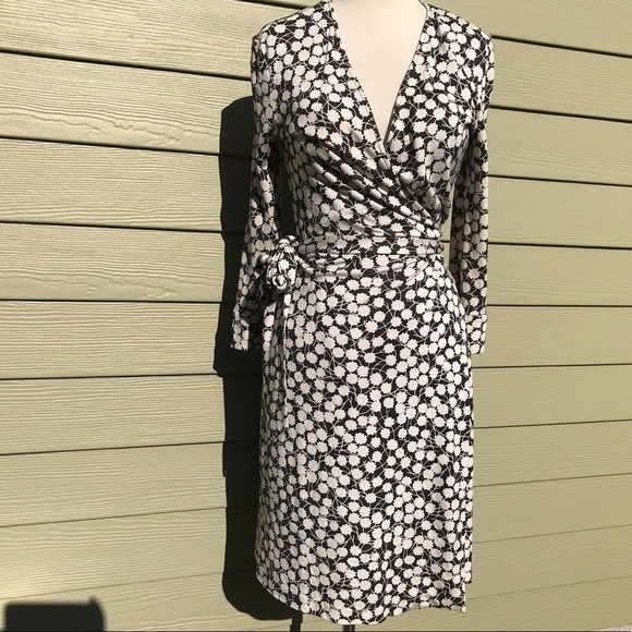 DIANE VON FURSTENBERG  vintage wrap Julian DRESS 4 silk - Picture 2 of 5